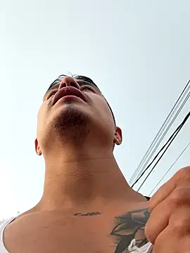 Snapshot of RaySullivan chatting on 11/21/25, 10:08 RaySullivan online show from 11/21/25, 10:08