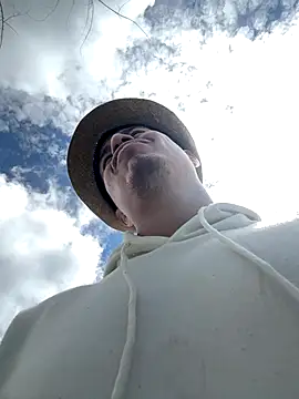 Snapshot of RaySullivan chatting on 11/30/25, 02:54 RaySullivan online show from 11/30/25, 02:54