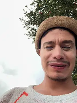 Snapshot of RaySullivan chatting on 12/01/25, 09:42 RaySullivan online show from 12/01/25, 09:42