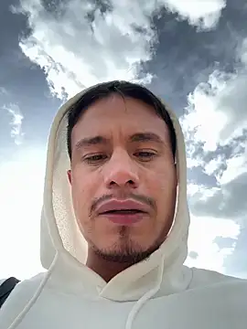 Snapshot of RaySullivan chatting on 12/02/25, 08:04 RaySullivan online show from 12/02/25, 08:04