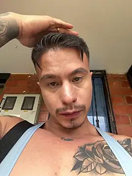 Snapshot of RaySullivan chatting on 12/22/25, 06:16 RaySullivan online show from 12/22/25, 06:16