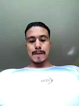 Snapshot of RaySullivan chatting on 01/07/26, 04:31 RaySullivan online show from 01/07/26, 04:31