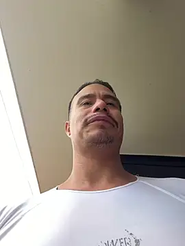 Snapshot of RaySullivan chatting on 01/12/26, 03:39 RaySullivan online show from 01/12/26, 03:39