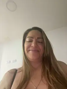 kamila Vixen online show from 11/05/25, 07:25