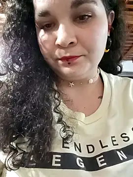 Snapshot of Reichel05_ chatting on 11/09/25, 04:55 Reichel05 online show from 11/09/25, 04:55