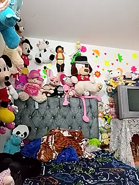 Snapshot of Rousanyel chatting on 11/05/25, 04:01 Rousanyel online show from 11/05/25, 04:01