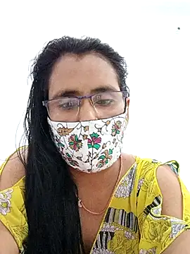 sanjana077 online show from 02/13/26, 07:10