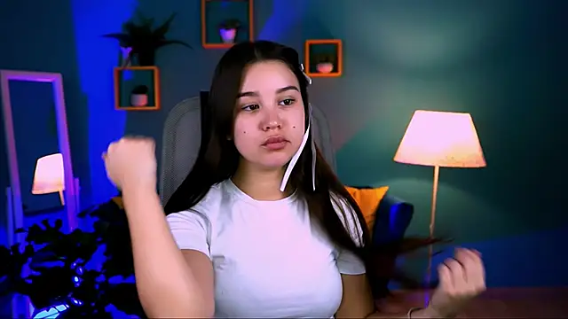 Snapshot of AnnaGarcias_ chatting on 11/12/25, 08:59 AnnaGarcias online show from 11/12/25, 08:59