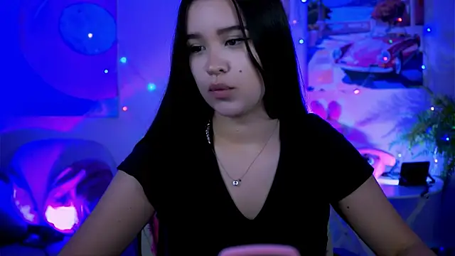 Snapshot of AnnaGarcias_ chatting on 11/14/25, 12:37 AnnaGarcias online show from 11/14/25, 12:37