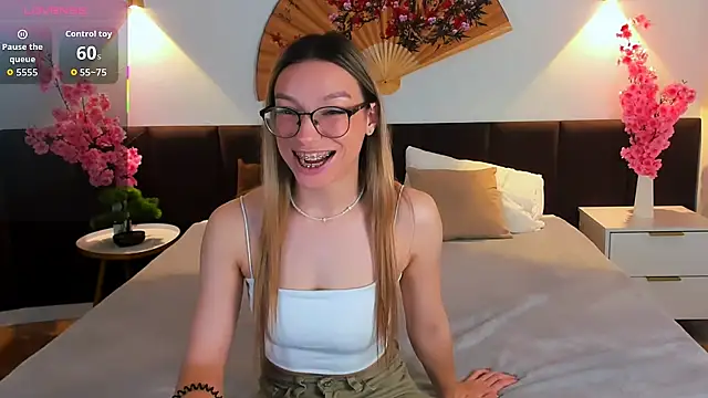 CindyMoriLove online show from 11/21/25, 02:38