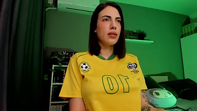 BaeBlossom online show from 11/28/25, 03:47