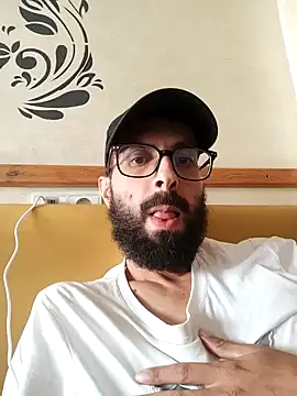 Snapshot of Badikarde chatting on 11/05/25, 11:54 Badikarde online show from 11/05/25, 11:54