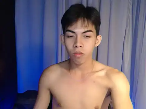 Urhotsilverboy online show from 03/04/26, 02:01