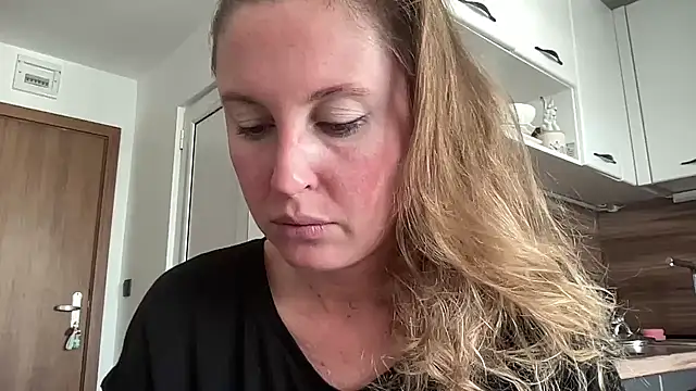 Ameli8 online show from 11/13/25, 12:37