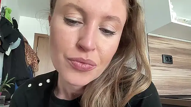 Ameli8 online show from 12/17/25, 11:16