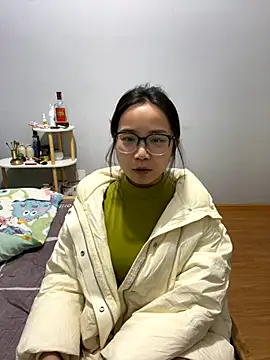 Hmm 0303 online show from 11/18/25, 02:43