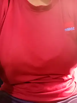 Snapshot of Rihasna chatting on 11/08/25, 02:01 Rihasna online show from 11/08/25, 02:01