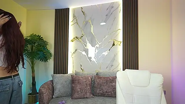 TessaaFox online show from 12/03/25, 11:52