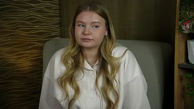 Snapshot of TorieDeeb chatting on 11/06/25, 06:03 TorieDeeb online show from 11/06/25, 06:03