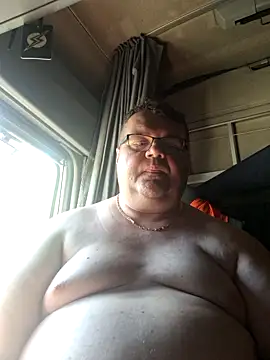 Snapshot of Grase44 chatting on 05/29/26, 01:31 Grase44 online show from 05/29/26, 01:31