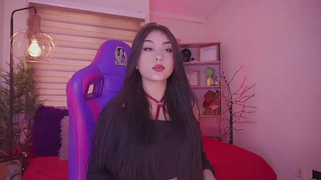 ivette k online show from 11/12/25, 01:33