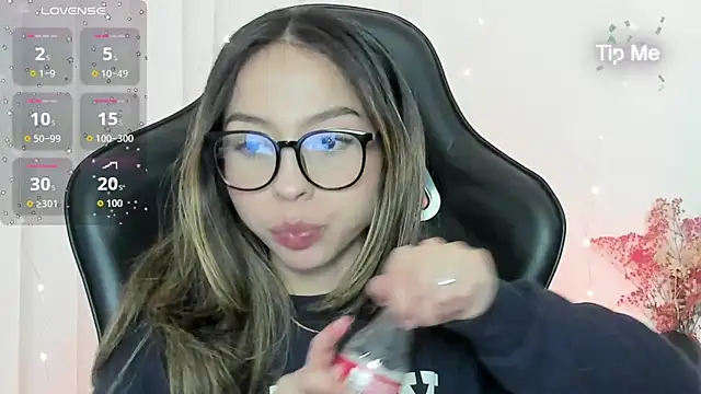 LuluuBerry online show from 12/21/25, 09:44