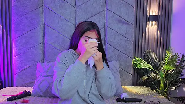  ViolletteNoir  online show from 11/30/25, 09:02