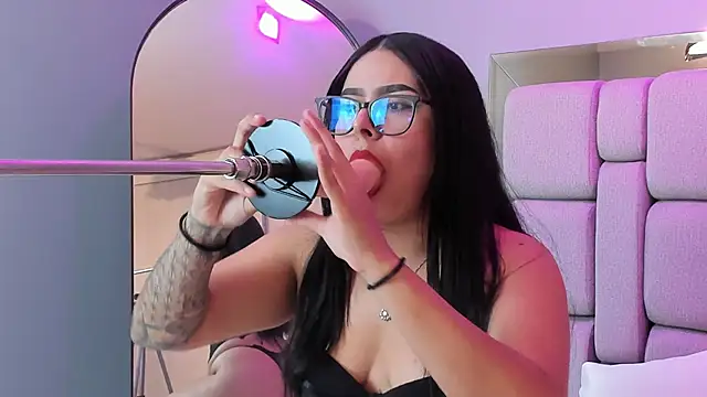 Amy whittee online show from 11/27/25, 07:49