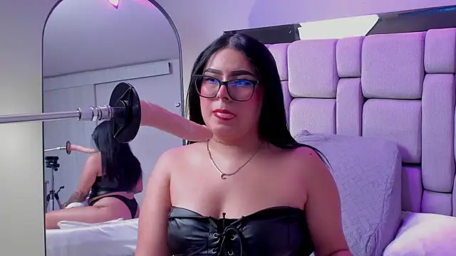 Amy whittee online show from 12/18/25, 06:25