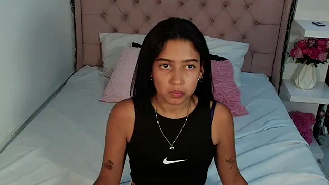 cheerry moon online show from 12/17/25, 09:54