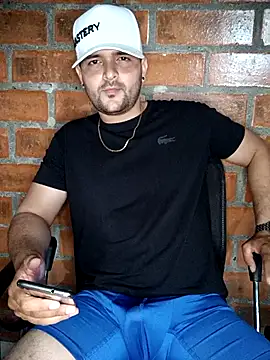 Snapshot of miguelitoo1999 chatting on 11/09/25, 04:33 miguelitoo1999 online show from 11/09/25, 04:33