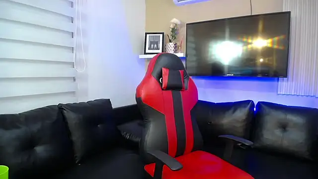 Tessachains 2  online show from 12/19/25, 04:58