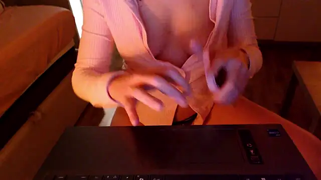 LaContessaClara online show from 01/15/26, 12:26