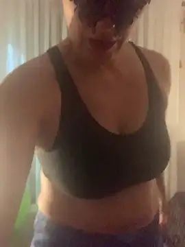 Snapshot of massagistahotbrunette chatting on 11/21/25, 07:23 massagistahotbrunette online show from 11/21/25, 07:23