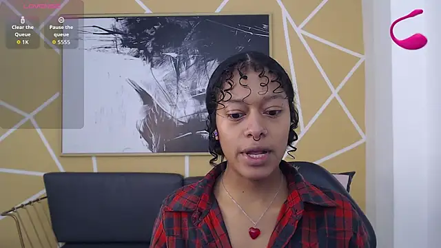 Snapshot of Agatha_Amaya chatting on 11/12/25, 01:11 Agatha Amaya online show from 11/12/25, 01:11