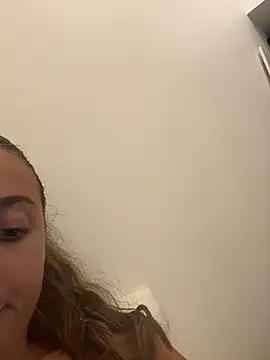 Snapshot of lounaaxangel chatting on 11/10/25, 08:08 lounaaxangel online show from 11/10/25, 08:08