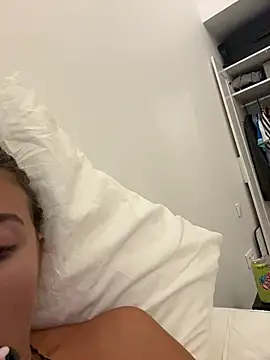 Snapshot of lounaaxangel chatting on 11/13/25, 04:06 lounaaxangel online show from 11/13/25, 04:06