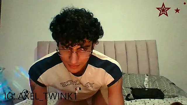 axel love13 online show from 11/15/25, 06:33