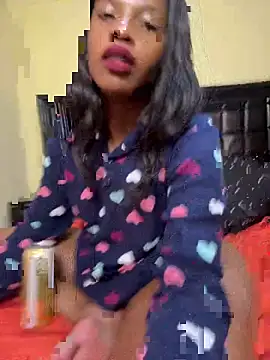 NiaLong21  online show from 12/21/25, 04:14