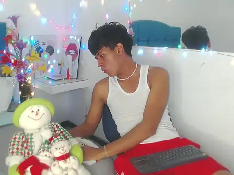 Valentino Lane online show from 12/02/25, 01:50