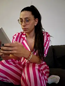 Lovequinn27 online show from 11/07/25, 12:10