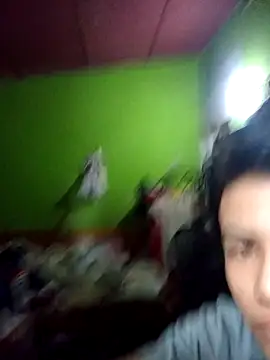 Snapshot of Luiguitw18 chatting on 11/09/25, 06:28 Luiguitw18 online show from 11/09/25, 06:28