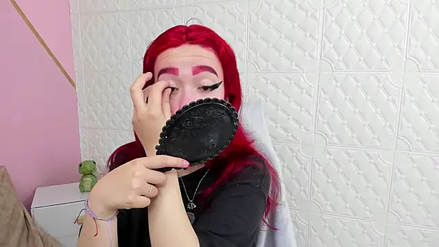 Dakkotta   online show from 12/17/25, 04:29