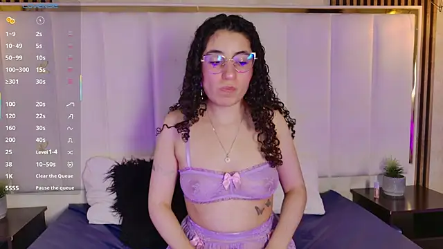 Snapshot of DemiJones_ chatting on 11/09/25, 04:22 DemiJones online show from 11/09/25, 04:22