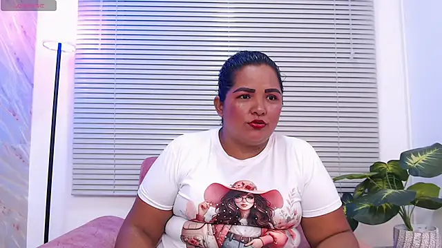 Lunaa Milf online show from 11/11/25, 03:50