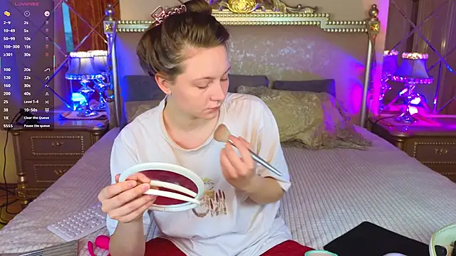 HolyBabyDoll online show from 11/09/25, 04:44