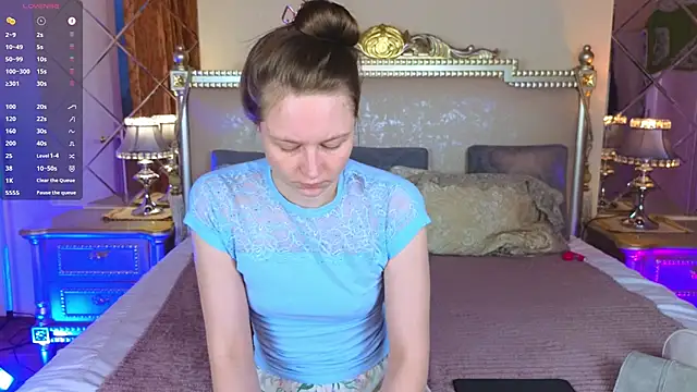 HolyBabyDoll online show from 11/19/25, 04:01