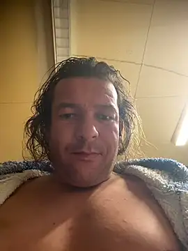 Snapshot of miguel910921 chatting on 02/04/26, 08:42 miguel910921 online show from 02/04/26, 08:42