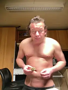 Snapshot of miguel910921 chatting on 02/11/26, 11:32 miguel910921 online show from 02/11/26, 11:32