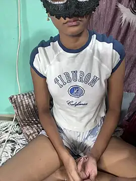 leenaboyxh online show from 12/19/25, 02:02